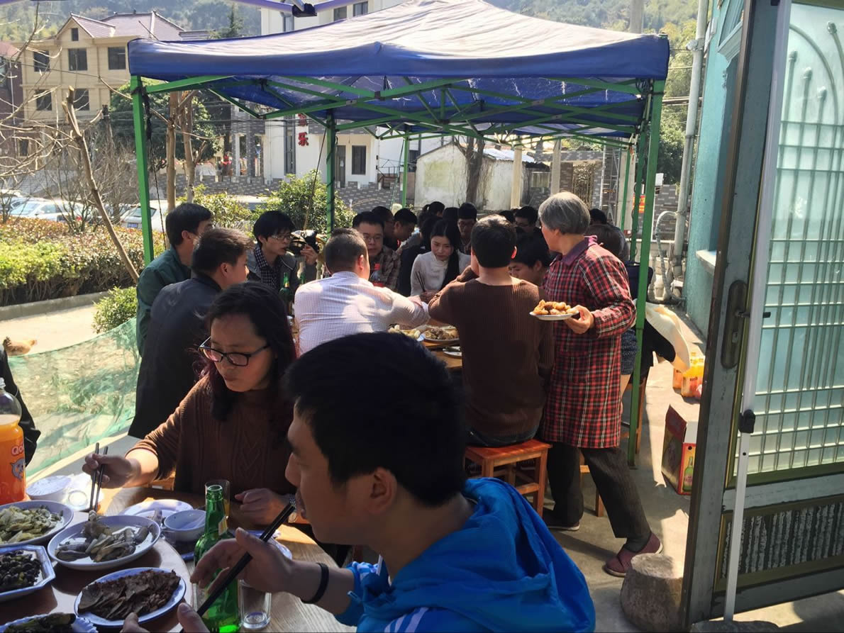 今年会企业员工春游活动